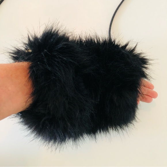 Black Faux Fur Shoulder Crossbody Bag & Warm Winter Muff with Detachable Strap - Picture 6 of 12
